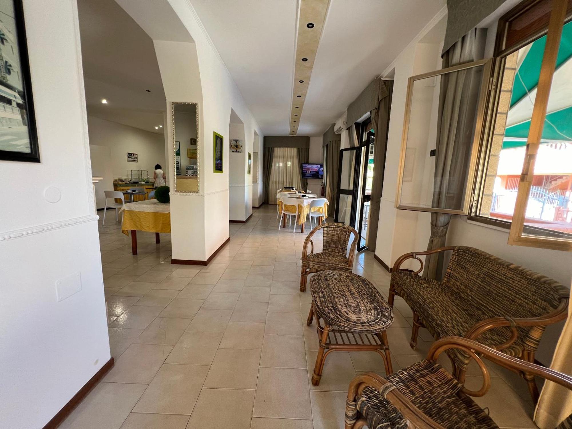 Albergo Florida Capo Rizzuto Exterior photo